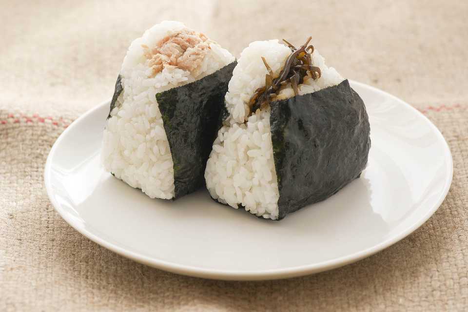 Onigiri | japanische Reisbällchen | japanisch kochen
