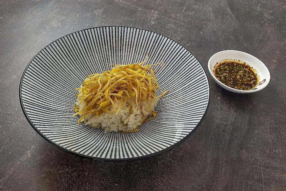 Kongnamul Bap Reis mit Sojabohnensprossen Rezept japanische ...