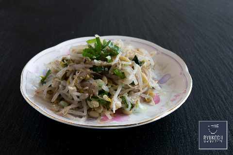 Kongnamul Muchim - Mild Milder Sojabohnensprossen Salat