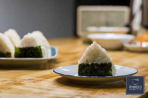 Onigiri Grundrezept japanische Reisbällchen